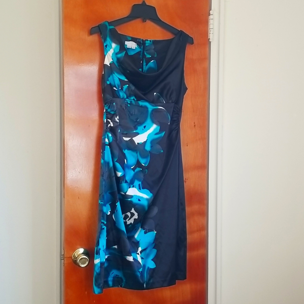 Beautiful Sleeveless Dress for Formal Occasions